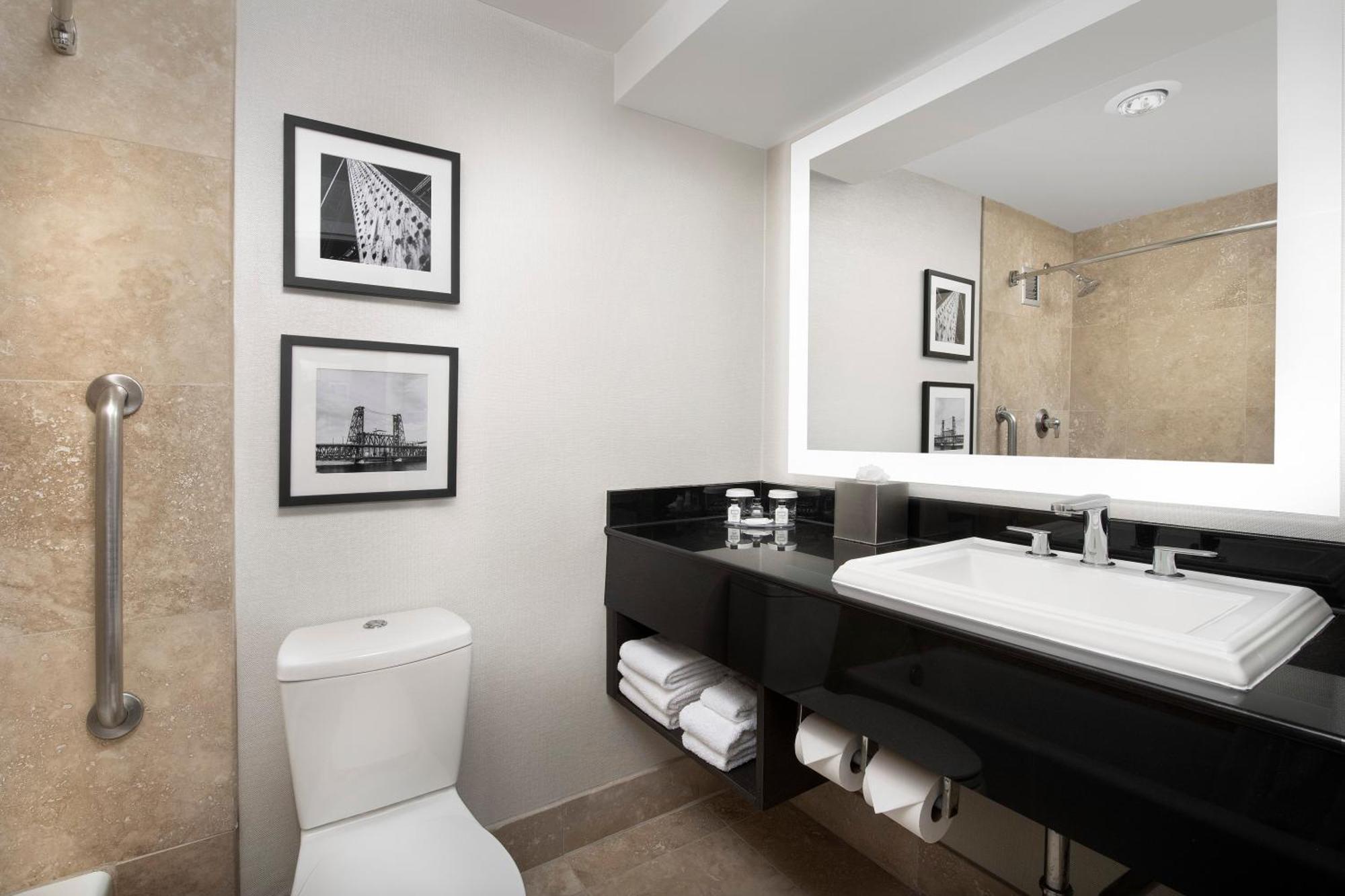 Standard King Room - High Floor,1275673066:JPEG