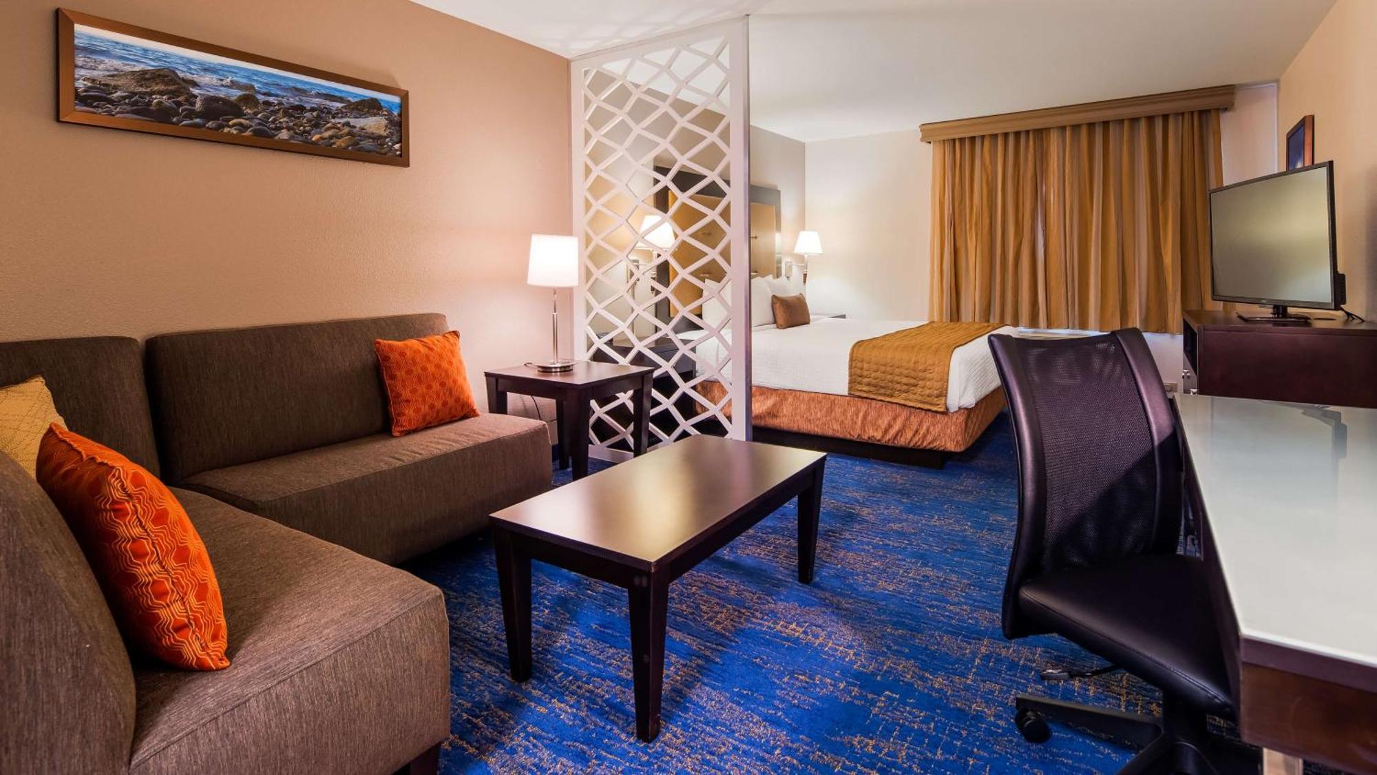 Suite mit Kingsize-Bett und Wet Bar