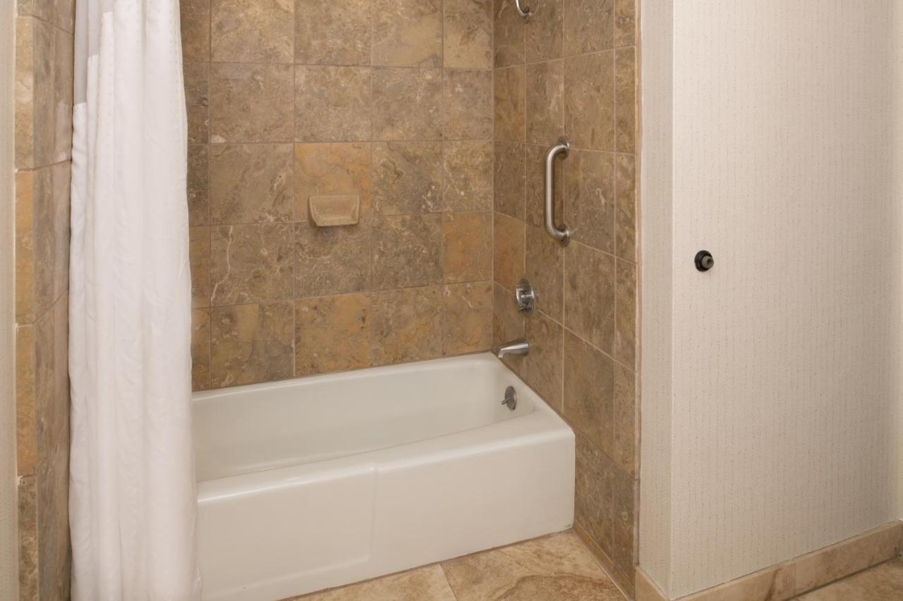Premium King Room River View