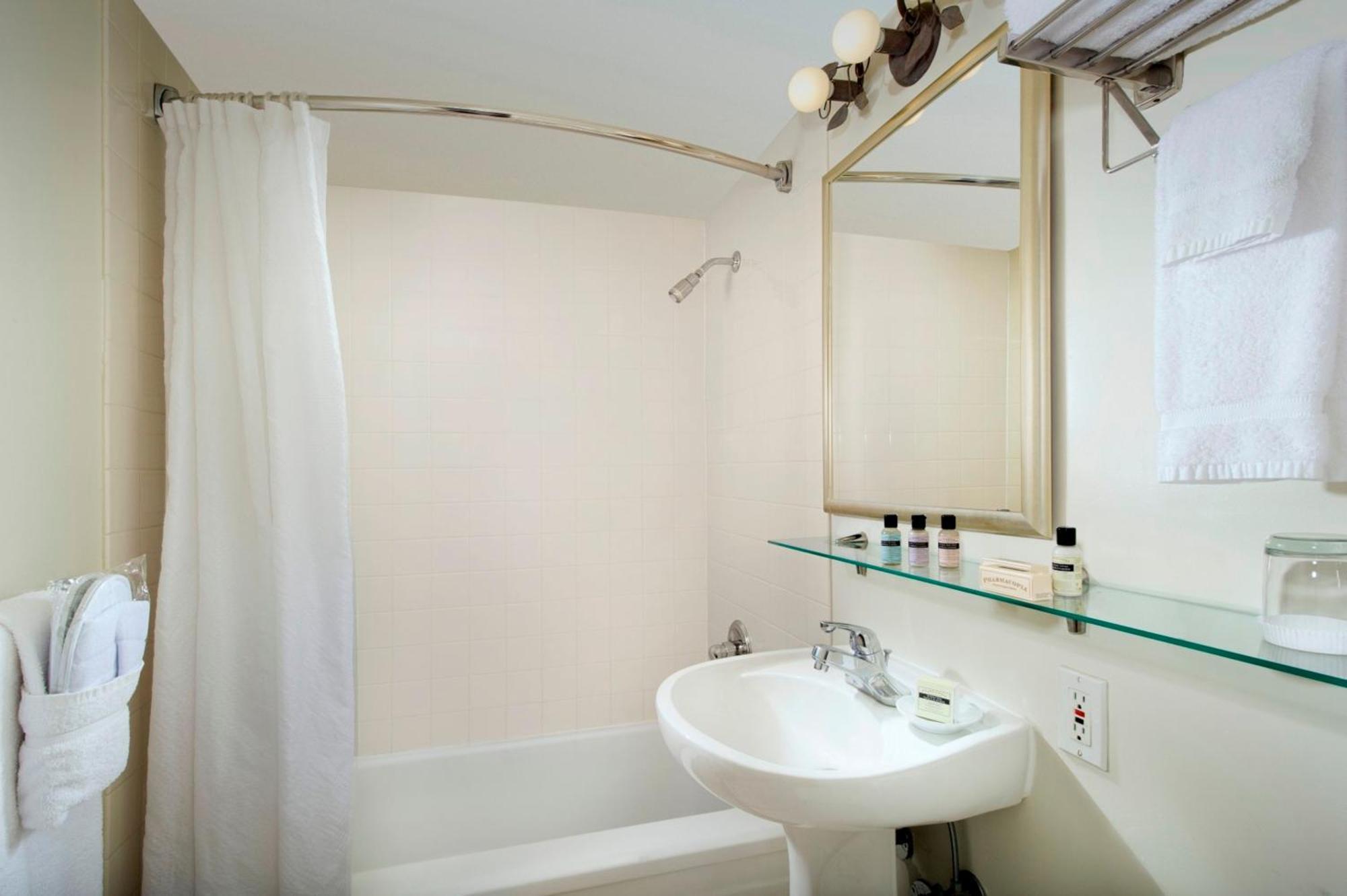 One Bedroom Suite,1706625352:JPEG