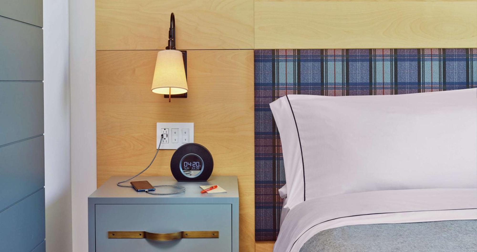 King Room,1552007464:JPEG