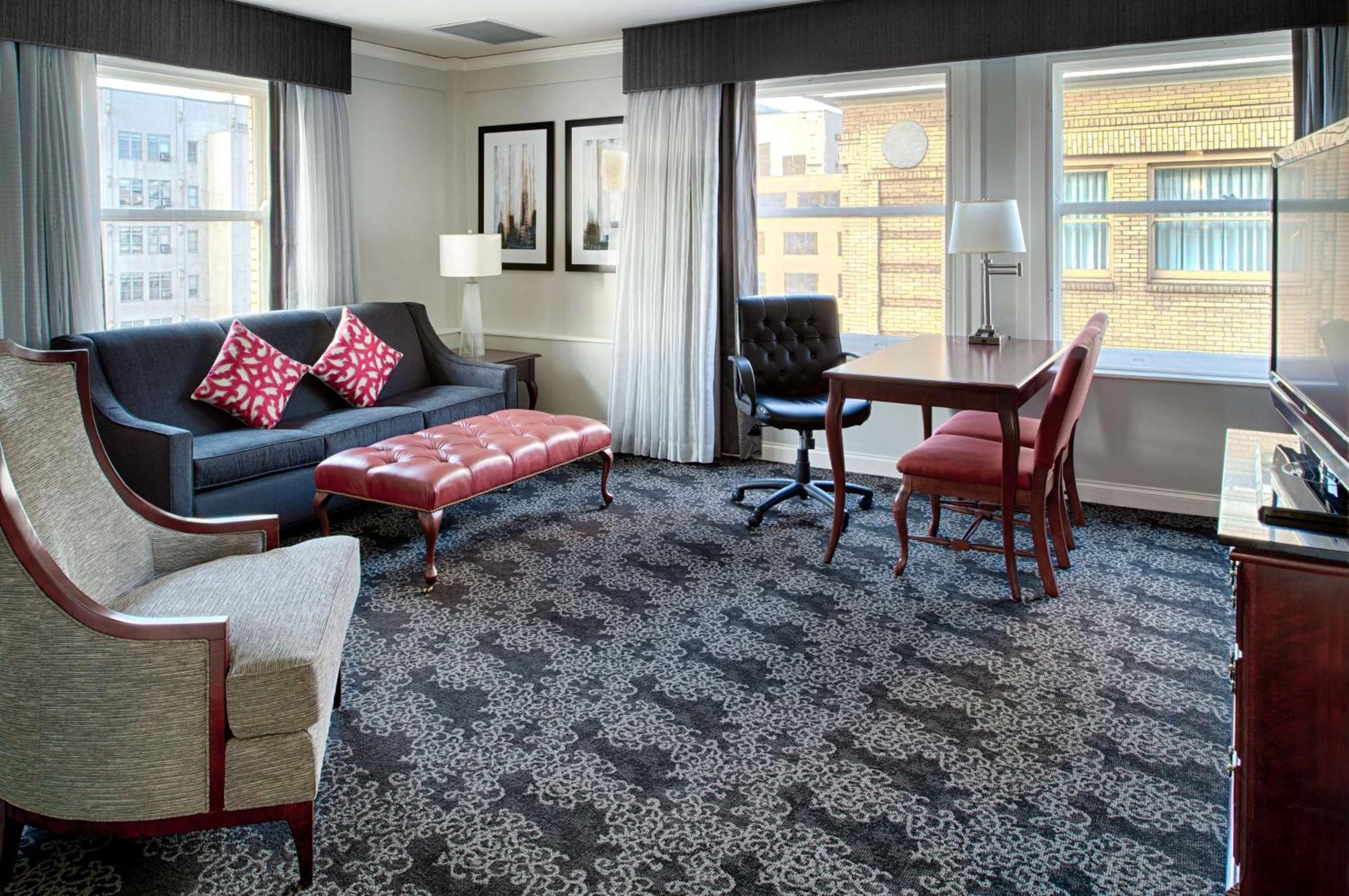 Corner Suite