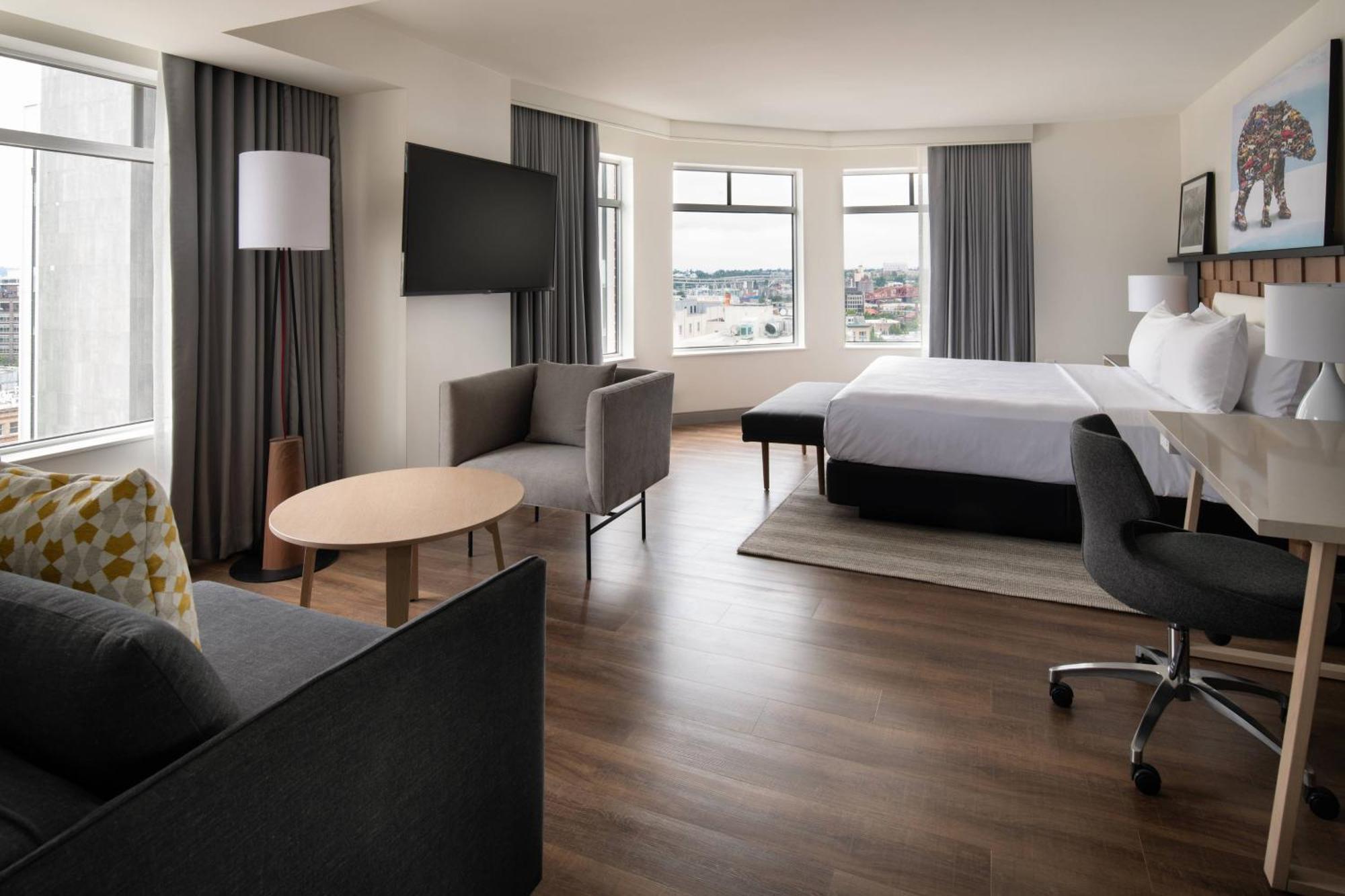 Corner King Room,1553038612:JPEG