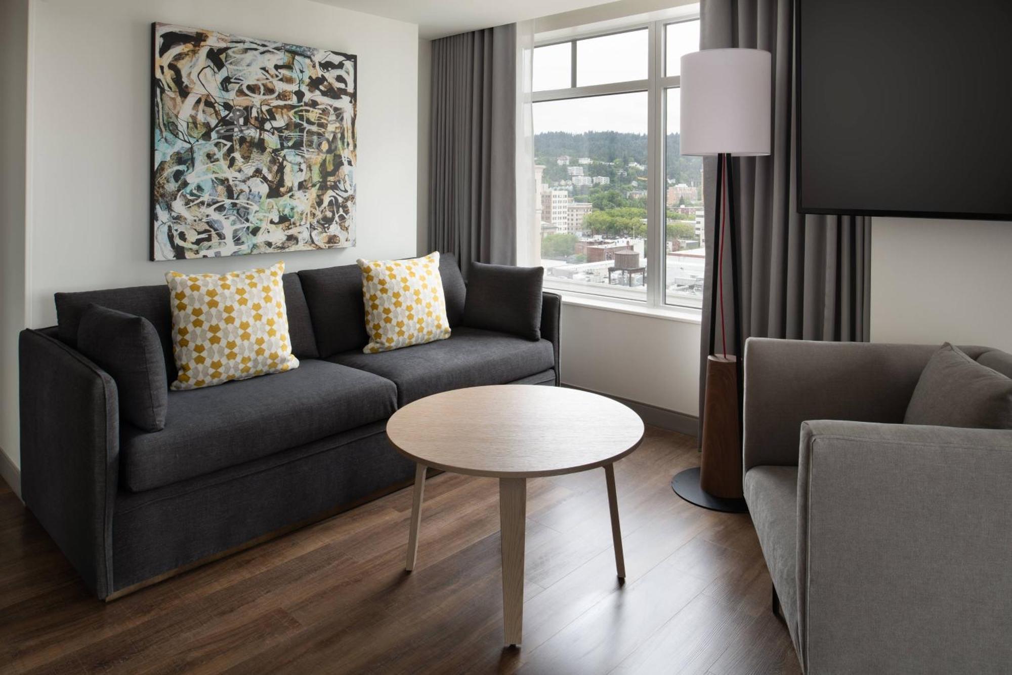 Corner King Room