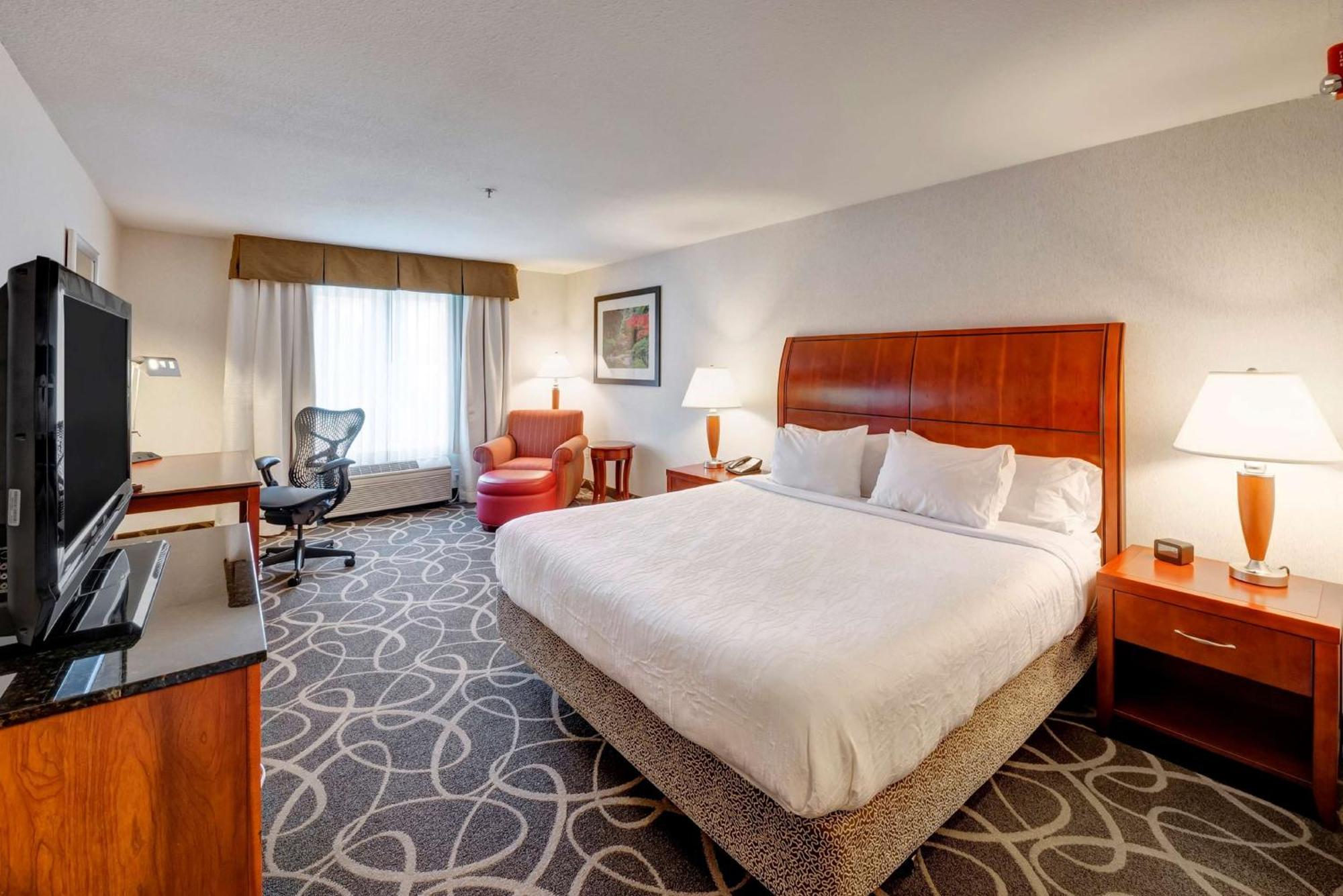 King Room with Tub - Mobility and Hearing Access,1275849508:JPEG