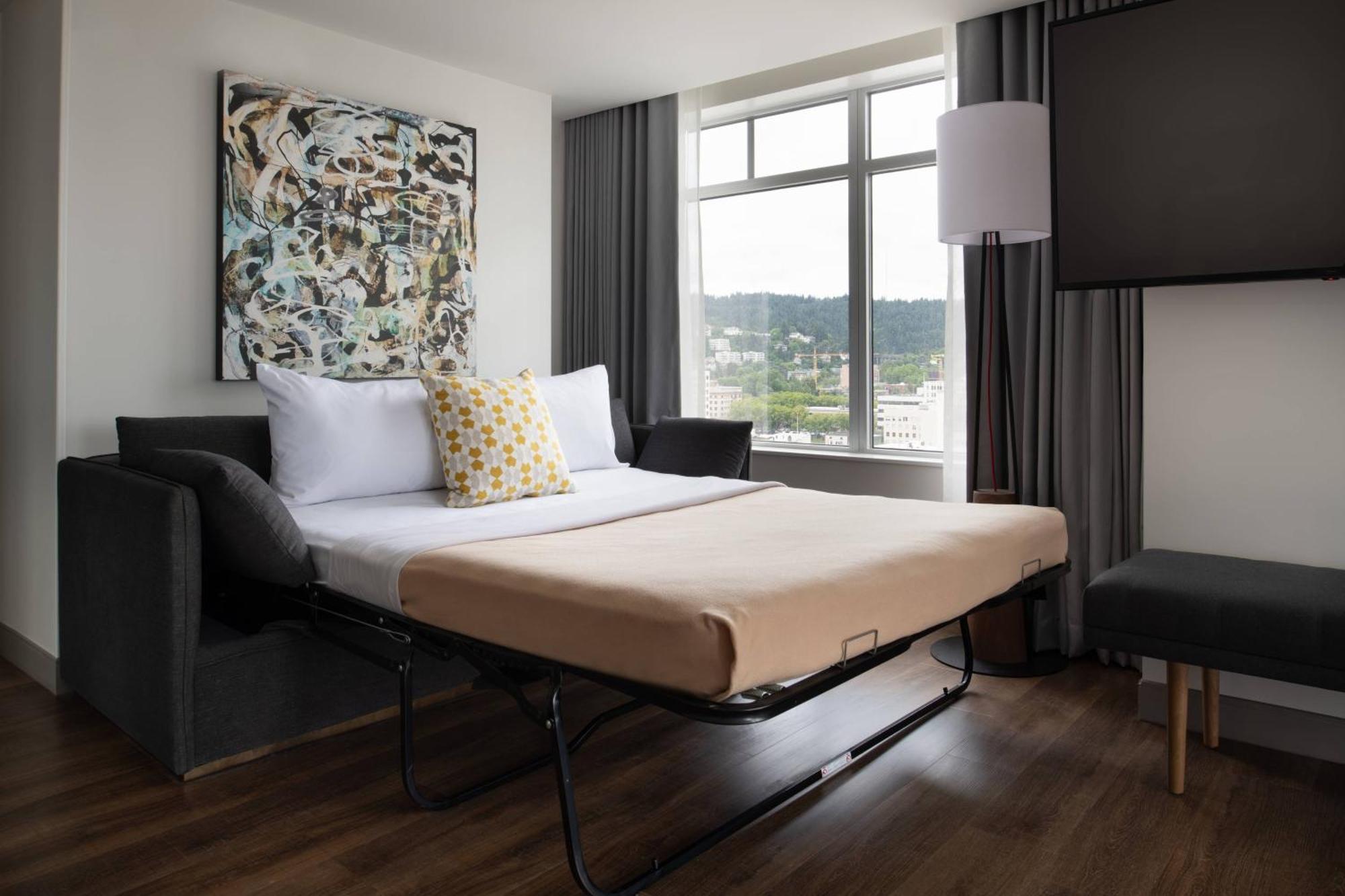 Corner King Room
