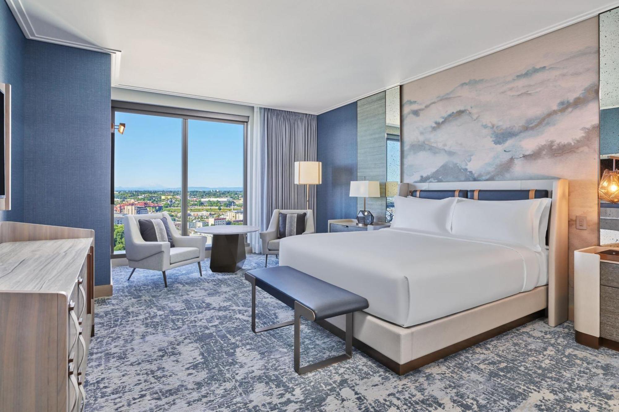 Deluxe Club Room Club Lounge Access
