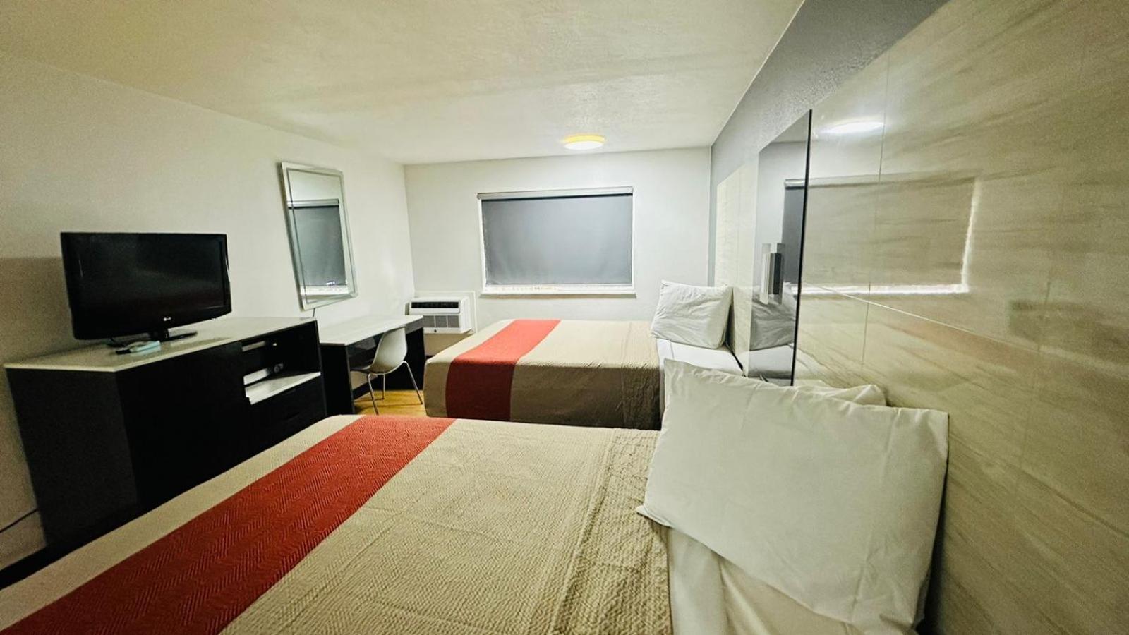Queen Room with Two Queen Beds,1627958161:JPEG