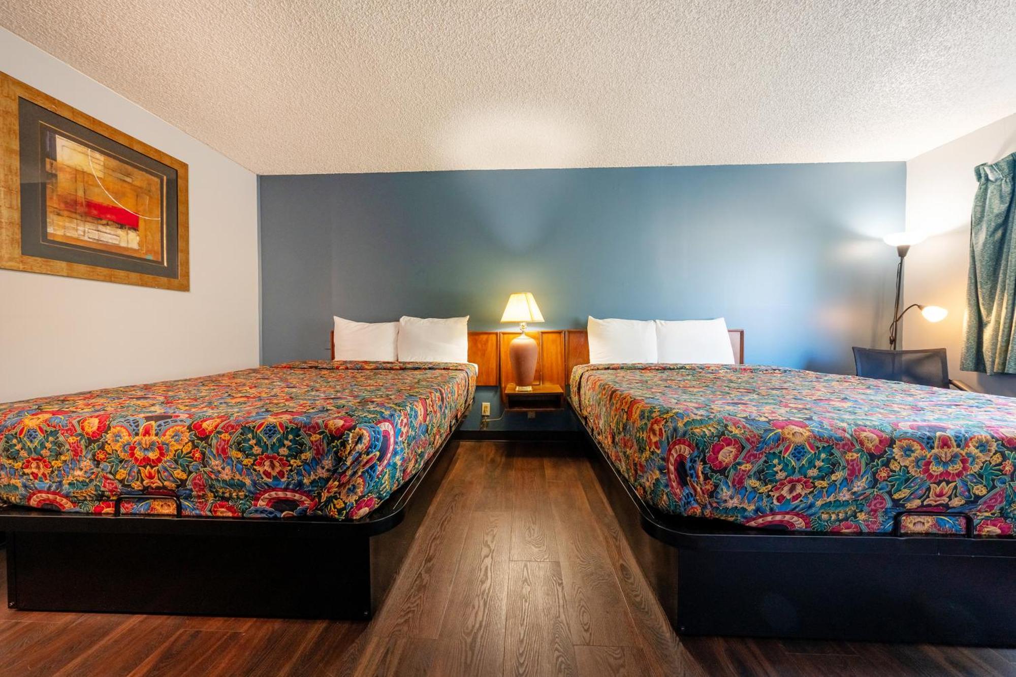 2 Queen Bed,1706831000:JPEG