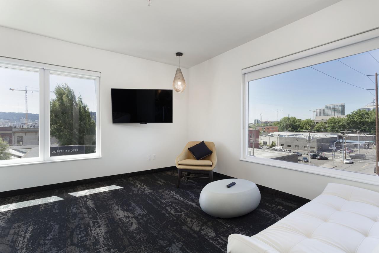 Deluxe King Suite,670231407:JPEG