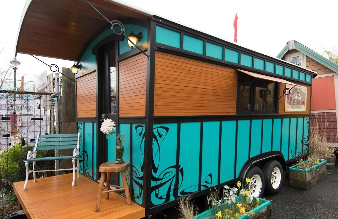 Caravan- The Tiny House Hotel-1