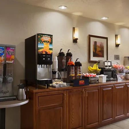 Super 8 By Wyndham Portland Airport-3