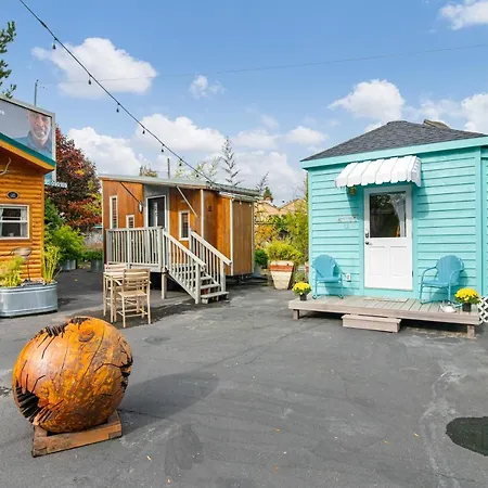 Tiny Digs - Hotel Of Tiny Houses-3