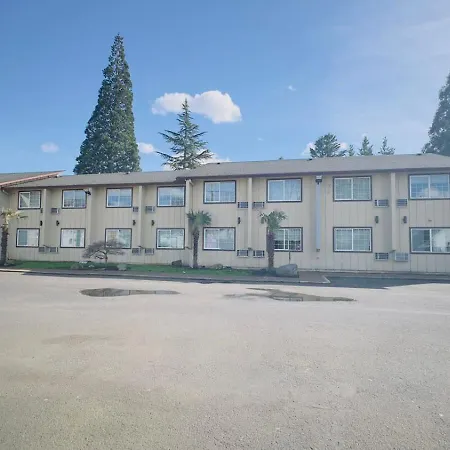 Evergreen Inn & Suites Portland (Adults Only)-3