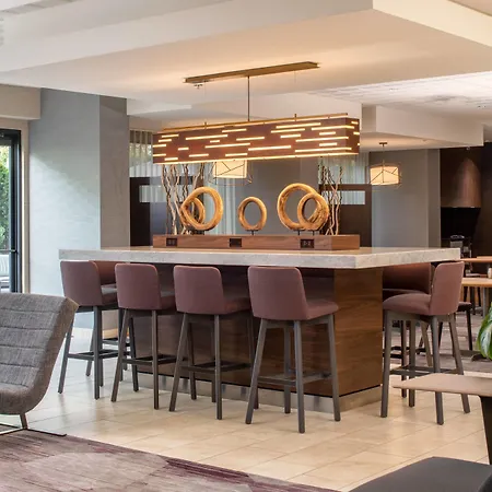 Courtyard By Marriott Portland Airport-2