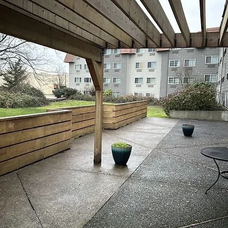 Country Inn & Suites By Radisson, Delta Park North Portland-3