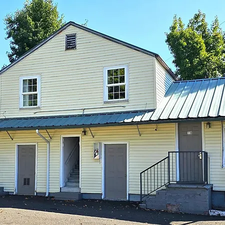 Budget Lodge By Oyo Portland West-3