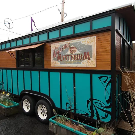 Caravan- The Tiny House Hotel-2