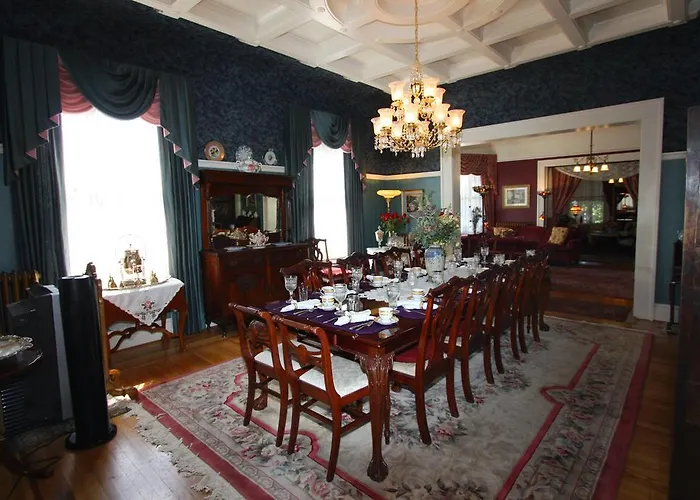 Lion And The Rose Victorian Guest House Portland